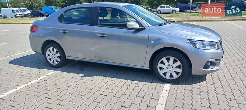 Седан Peugeot 301 2018 в Львове