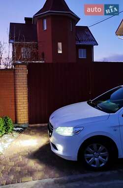 Седан Peugeot 301 2013 в Горішніх Плавнях