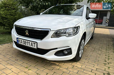 Седан Peugeot 301 2020 в Киеве
