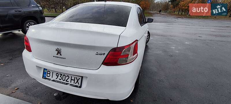 Седан Peugeot 301 2013 в Горішніх Плавнях