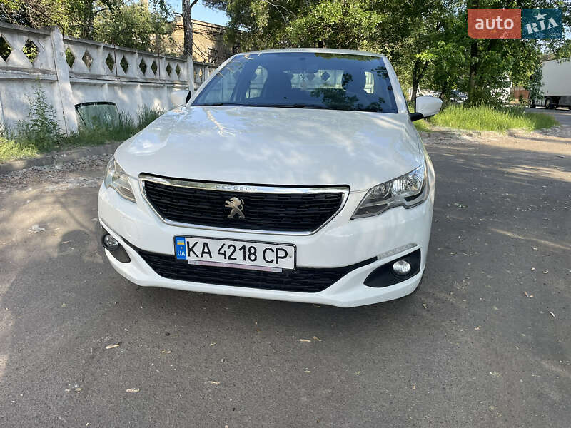 Седан Peugeot 301 2020 в Киеве