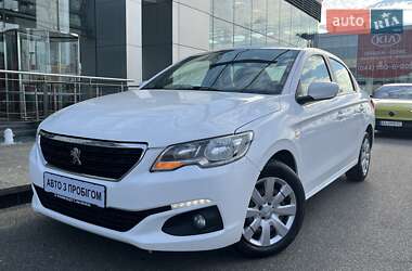 Седан Peugeot 301 2020 в Киеве