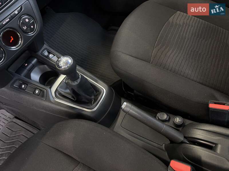 Седан Peugeot 301 2020 в Києві