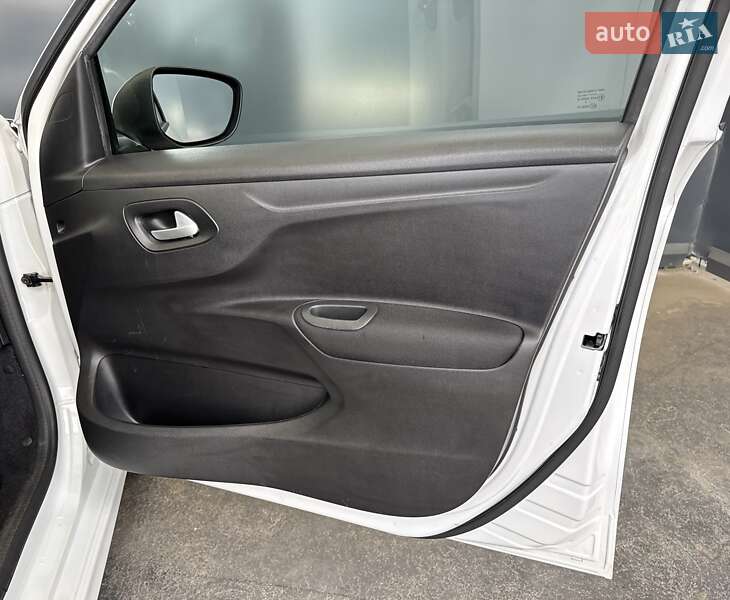 Седан Peugeot 301 2020 в Києві