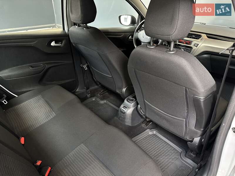 Седан Peugeot 301 2020 в Києві