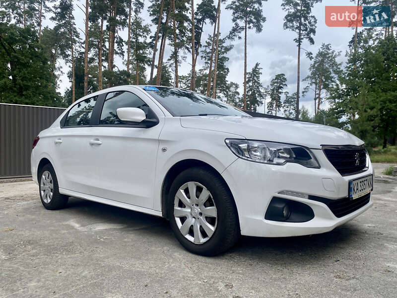 Седан Peugeot 301 2018 в Киеве