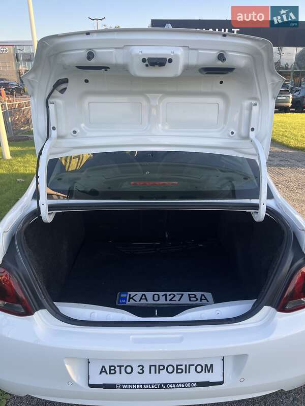 Седан Peugeot 301 2020 в Киеве