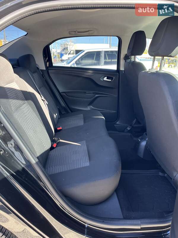 Седан Peugeot 301 2019 в Києві