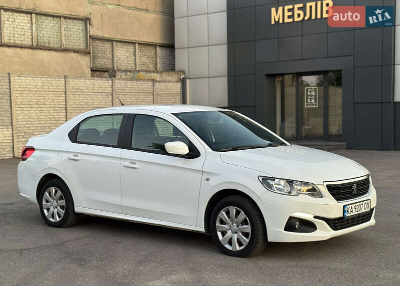 Седан Peugeot 301 2017 в Днепре