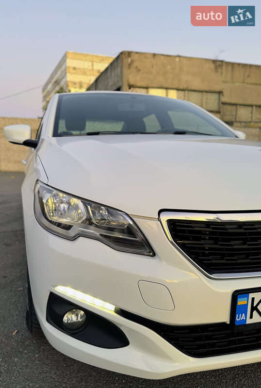 Седан Peugeot 301 2017 в Днепре