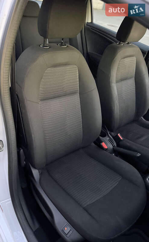 Седан Peugeot 301 2017 в Днепре