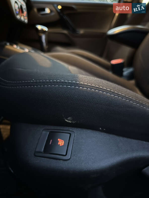 Седан Peugeot 301 2017 в Тернополі