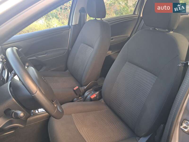 Седан Peugeot 301 2019 в Києві