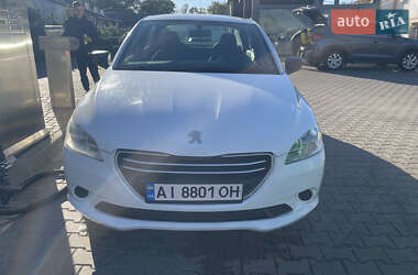 Седан Peugeot 301 2016 в Яготині