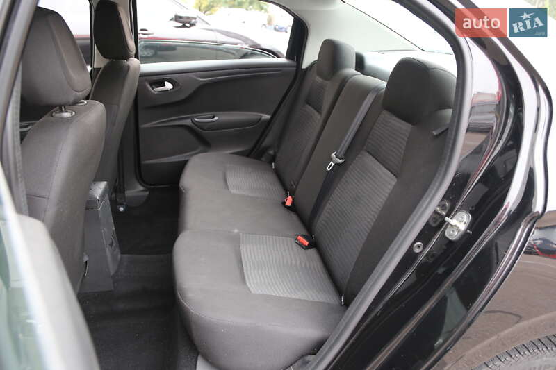 Седан Peugeot 301 2019 в Києві