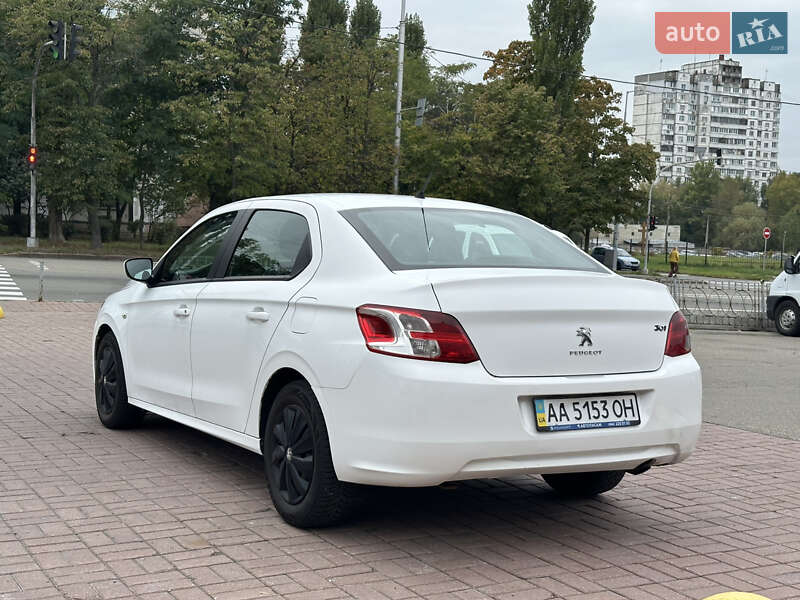 Седан Peugeot 301 2013 в Киеве