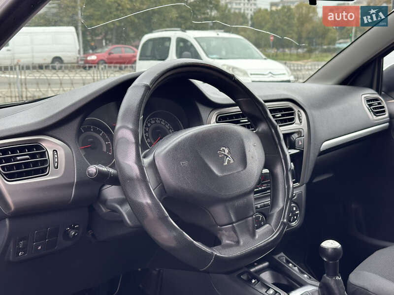 Седан Peugeot 301 2013 в Киеве