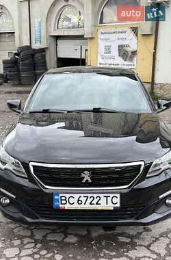 Седан Peugeot 301 2017 в Львові