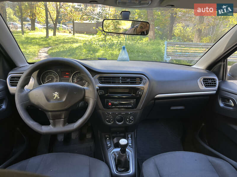 Седан Peugeot 301 2016 в Киеве