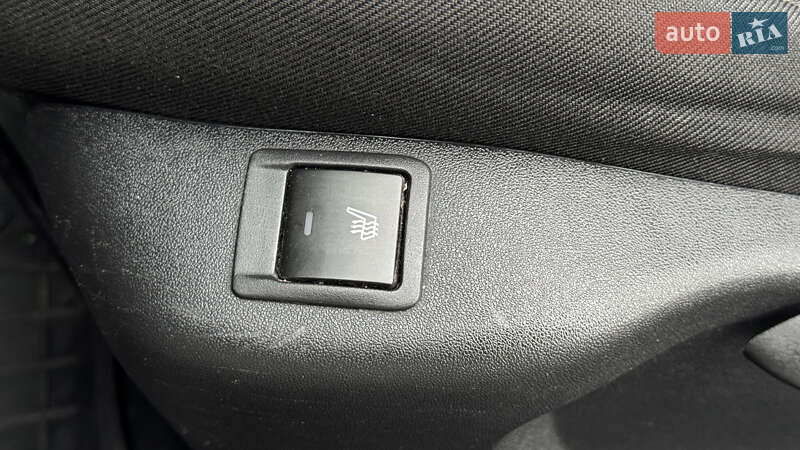 Седан Peugeot 301 2018 в Києві