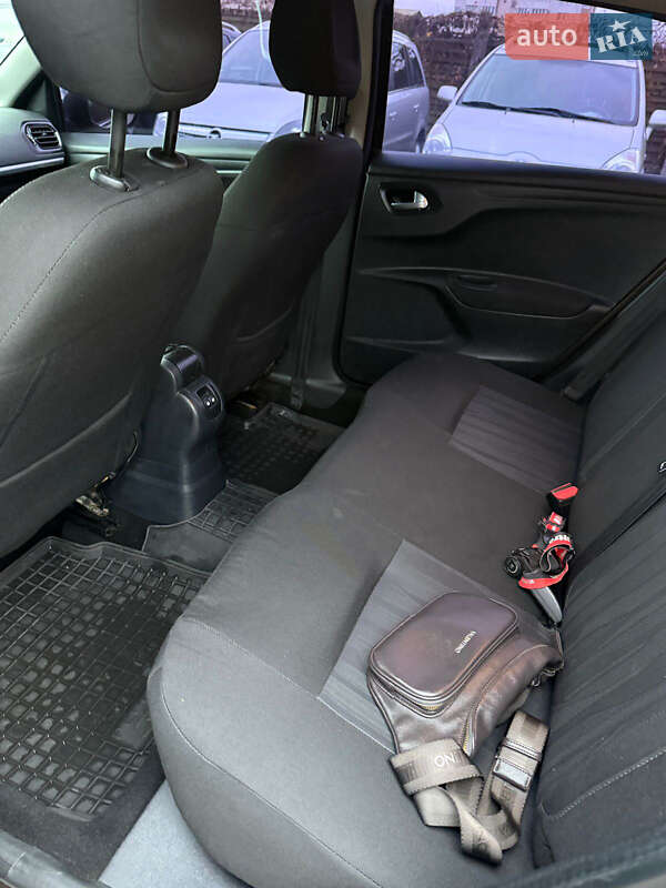 Седан Peugeot 301 2013 в Вінниці