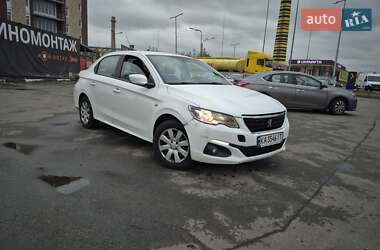 Седан Peugeot 301 2017 в Киеве