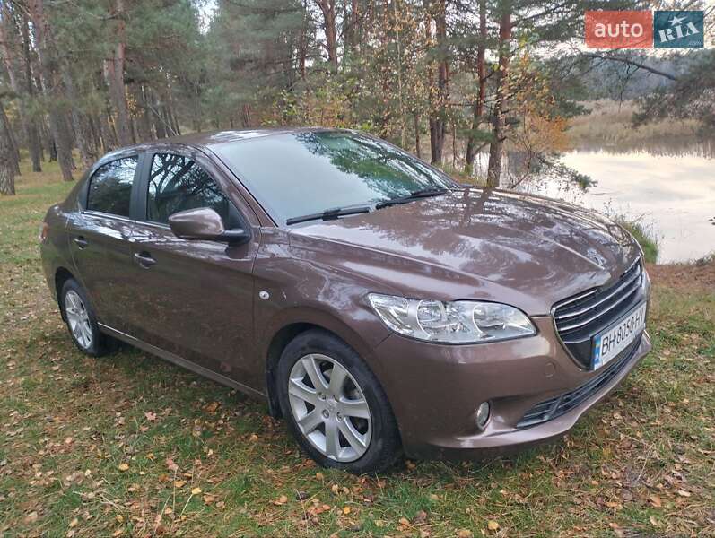 Седан Peugeot 301 2016 в Шепетовке