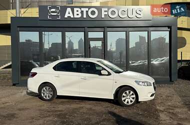 Седан Peugeot 301 2013 в Киеве
