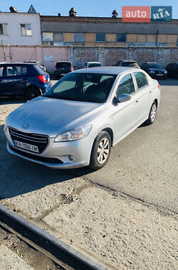 Седан Peugeot 301 2016 в Києві