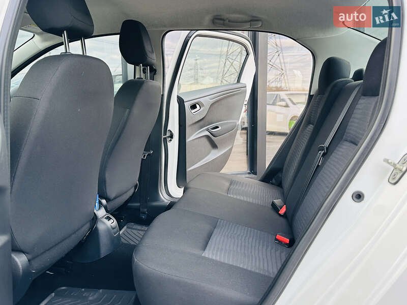 Седан Peugeot 301 2013 в Харькове