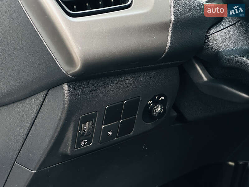 Седан Peugeot 301 2013 в Харькове