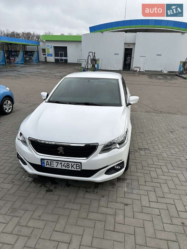 Седан Peugeot 301 2018 в Кременчуці