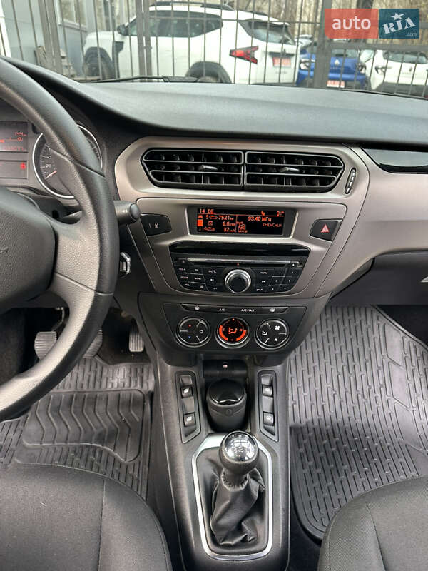 Седан Peugeot 301 2018 в Кременчуці