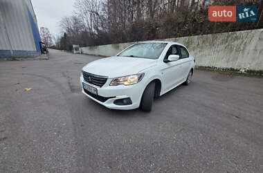 Седан Peugeot 301 2018 в Киеве