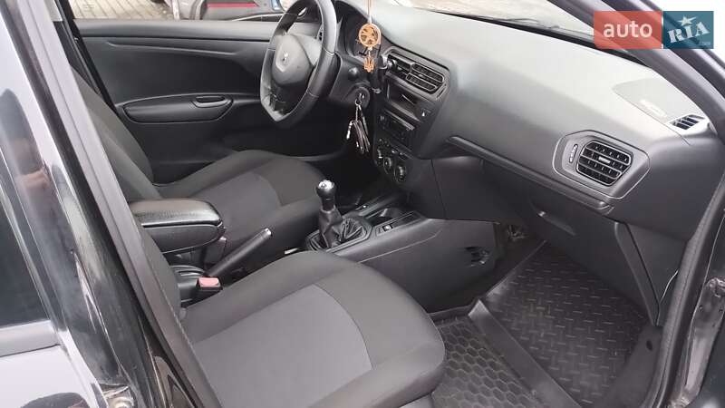 Седан Peugeot 301 2016 в Івано-Франківську