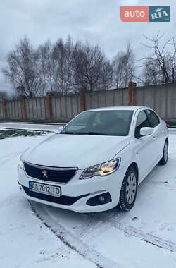 Седан Peugeot 301 2018 в Умані