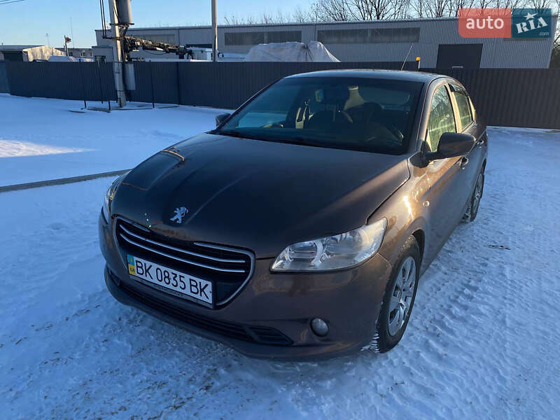 Седан Peugeot 301 2013 в Изяславе
