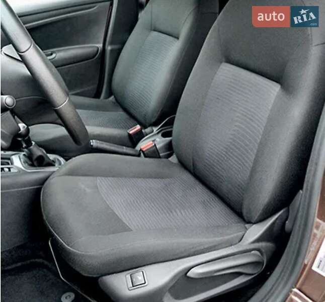 Седан Peugeot 301 2019 в Днепре