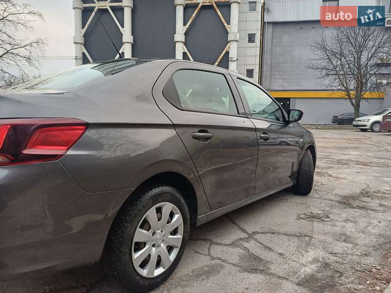 Седан Peugeot 301 2019 в Днепре