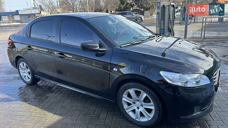 Седан Peugeot 301 2016 в Борисполе