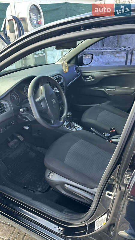 Седан Peugeot 301 2016 в Борисполе