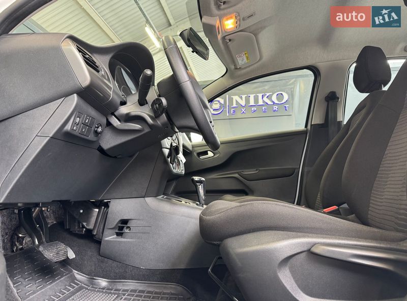 Седан Peugeot 301 2023 в Киеве