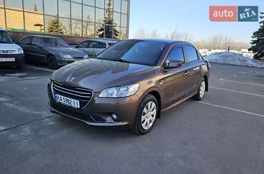 Седан Peugeot 301 2015 в Києві