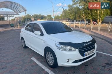 Седан Peugeot 301 2016 в Днепре