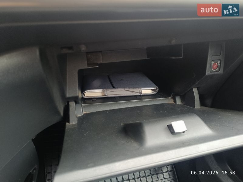 Седан Peugeot 301 2017 в Киеве