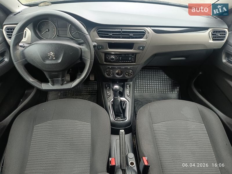 Седан Peugeot 301 2017 в Киеве