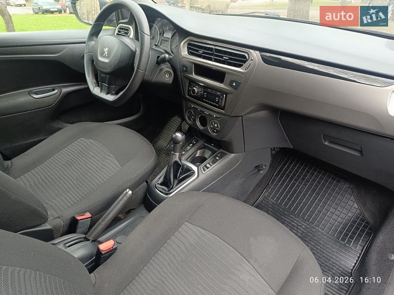 Седан Peugeot 301 2017 в Киеве