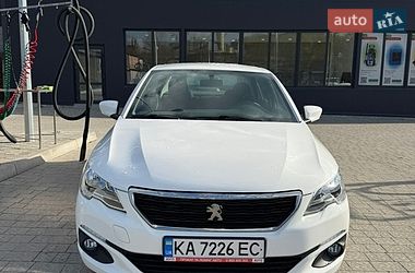 Седан Peugeot 301 2021 в Львове