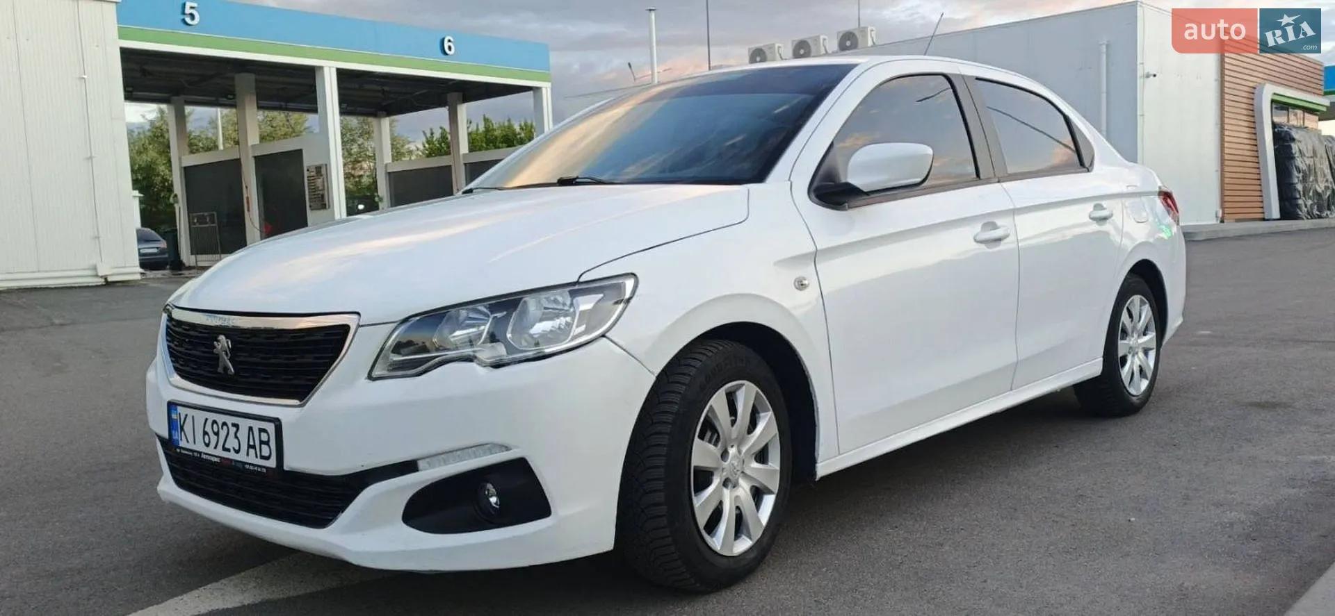 2017 Peugeot 301 - фото 1