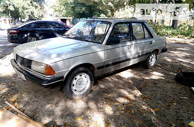 Седан Peugeot 305 1986 в Киеве